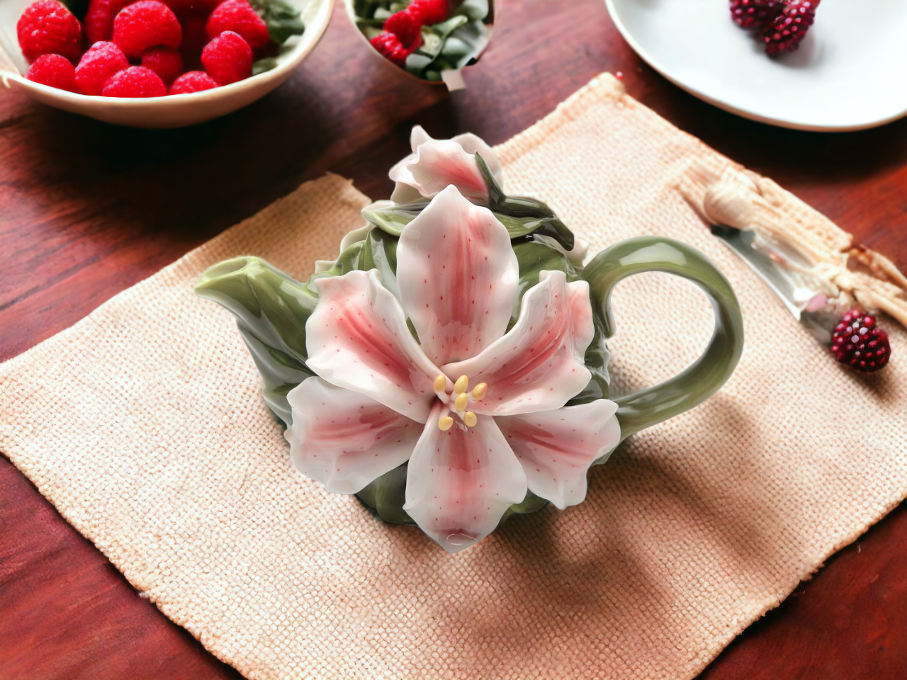Ceramic Lily Flower Teapot, Gift for Her, Gift for Mom, Tea Party Décor, Café Décor, Farmhouse Kitchen Décor, Cottagecore