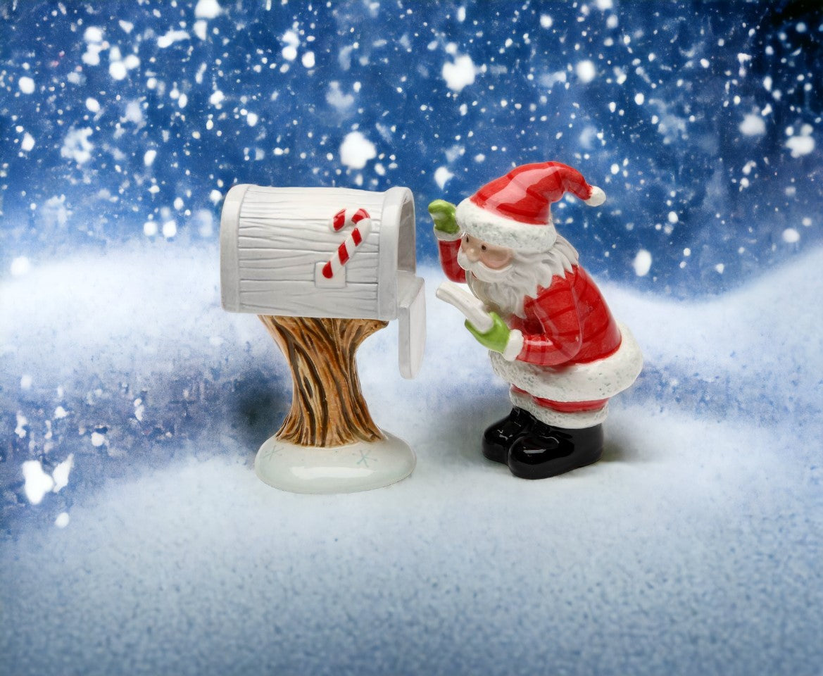 Ceramic Letters for Santa Salt and Pepper Shakers, Home Décor, Gift for Her, Gift for Mom, Kitchen Décor, Christmas Décor