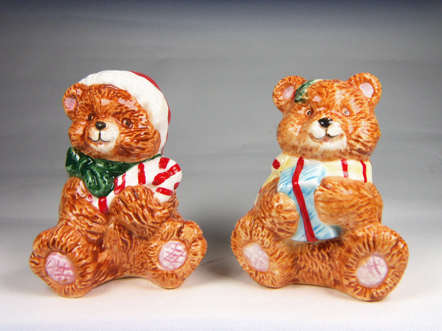 Ceramic Christmas Themed Vintage Teddy Bear Salt and Pepper Shakers, Christmas Decor, Gift for Her, Gift for Mom