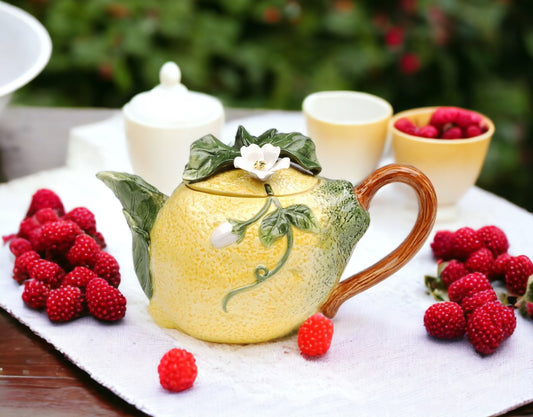 Hand Painted Ceramic Lemon Teapot, Gift for Her, Gift for Mom, Tea Party Décor, Café Décor, Farmhouse Kitchen Décor