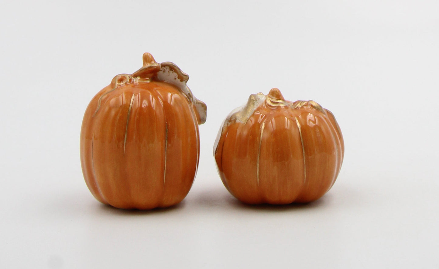 Ceramic Autumn Harvest Pumpkins Salt and Pepper Home Décor Gift for Her Mom Kitchen Décor Fall Décor Thanksgiving Décor