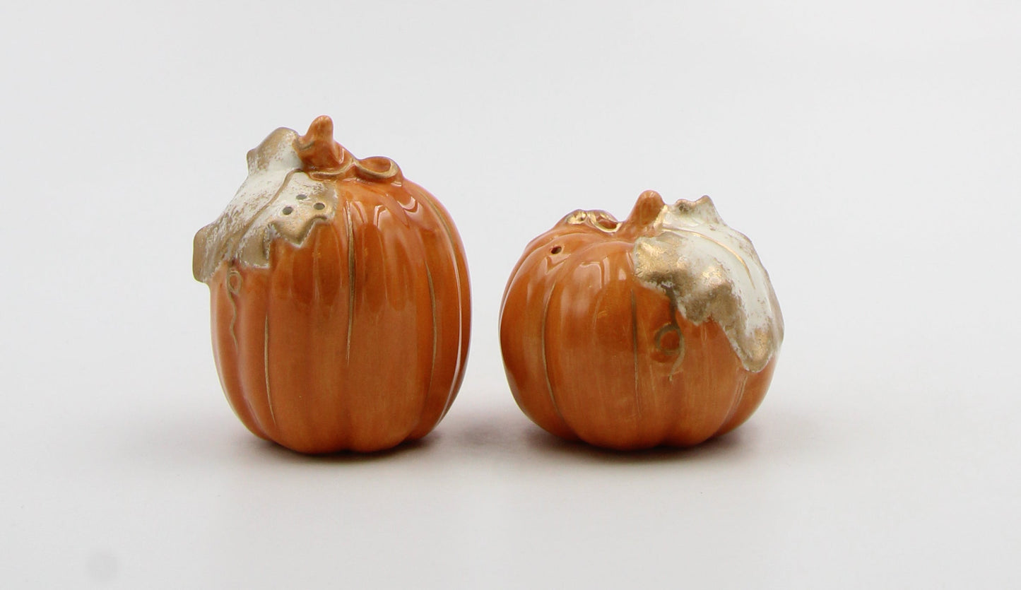 Ceramic Autumn Harvest Pumpkins Salt and Pepper Home Décor Gift for Her Mom Kitchen Décor Fall Décor Thanksgiving Décor