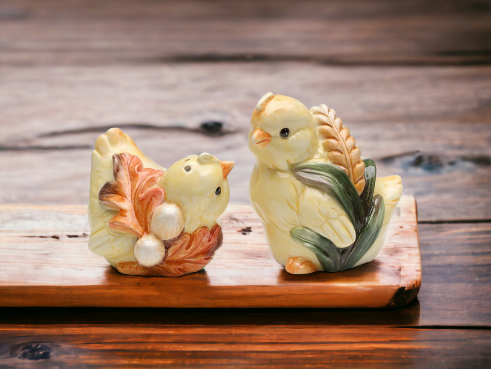 Ceramic Baby Chicken Salt & Pepper Shakers Home Décor Gift for Her Gift for Mom Kitchen Décor Farmhouse Décor Fall