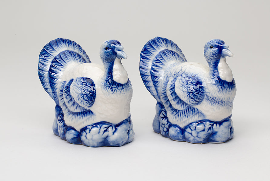 Ceramic Blue Print Turkey Salt and Pepper Shakers Thanksgiving Decor Fall Decor Farmhouse Kitchen Decor Gift for Her