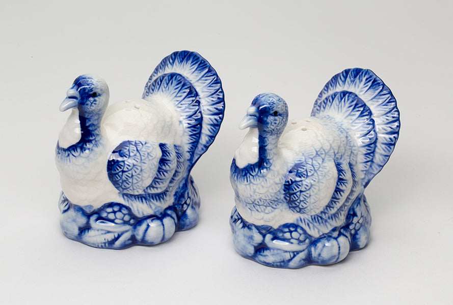 Ceramic Blue Print Turkey Salt and Pepper Shakers Thanksgiving Decor Fall Decor Farmhouse Kitchen Decor Gift for Her