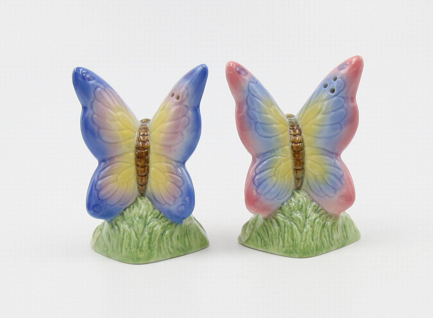 Ceramic Butterfly Salt and Pepper Shakers Home Décor Gift for Her Gift for Mom Kitchen Décor - Salt & Pepper Shakers