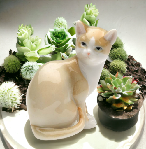 Ceramic Cat Looking Back Figurine Home Décor Gift for Her Gift for Mom Kitchen Décor Cat Lovers Gift Pet Loss Gift