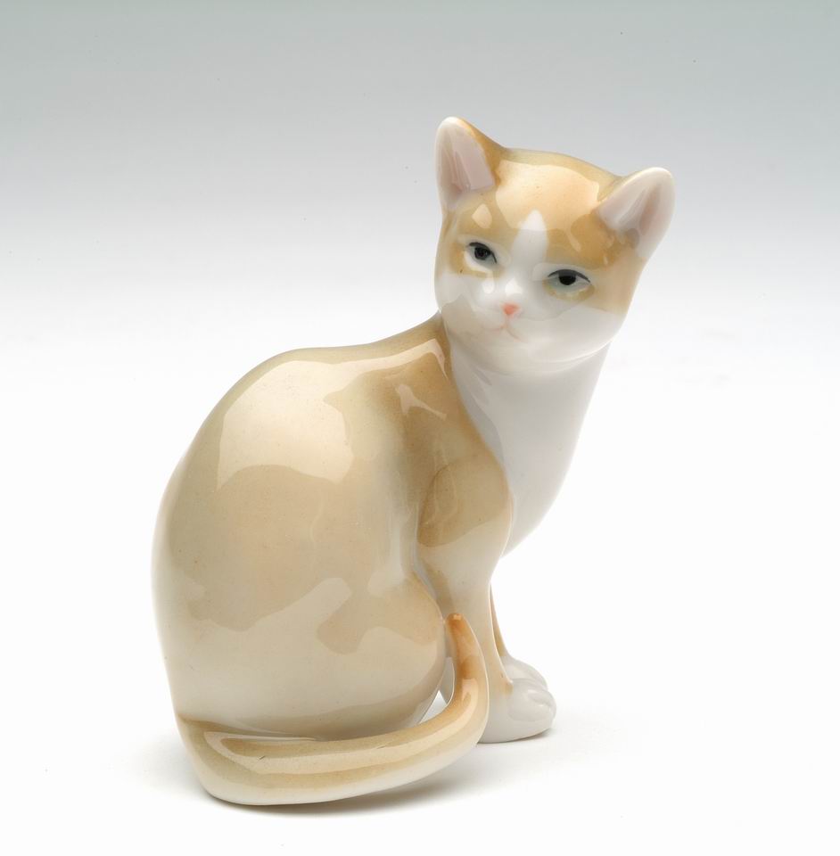 Ceramic Cat Looking Back Figurine Home Décor Gift for Her Gift for Mom Kitchen Décor Cat Lovers Gift Pet Loss Gift