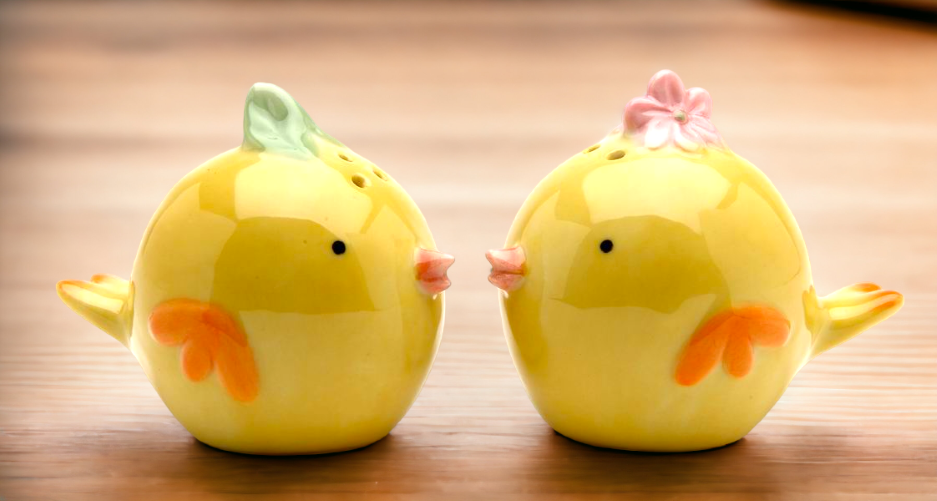 Ceramic Chicken Salt and Pepper Shakers Home Décor Gift for Her Mom Kitchen Décor Farmhouse Décor Nature Lover Gift