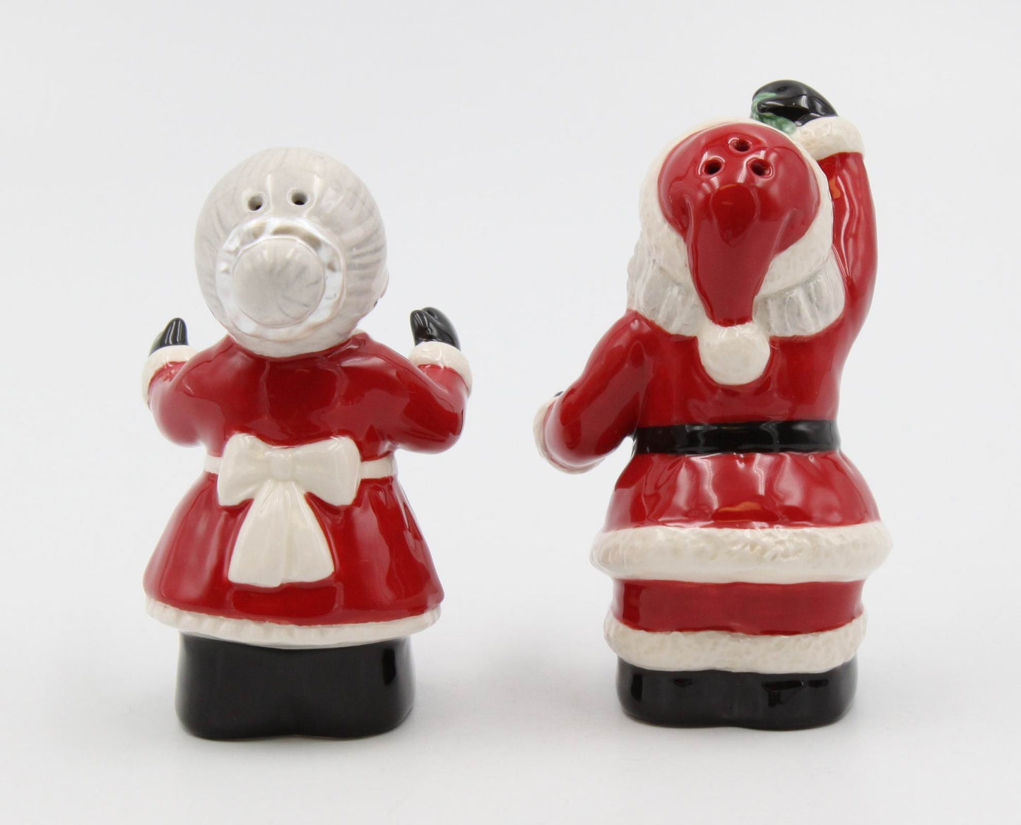 Ceramic Christmas Decor Kissing Santa and Mrs. Claus Salt And Pepper Shakers Home Décor Gift for Her Gift for Mom
