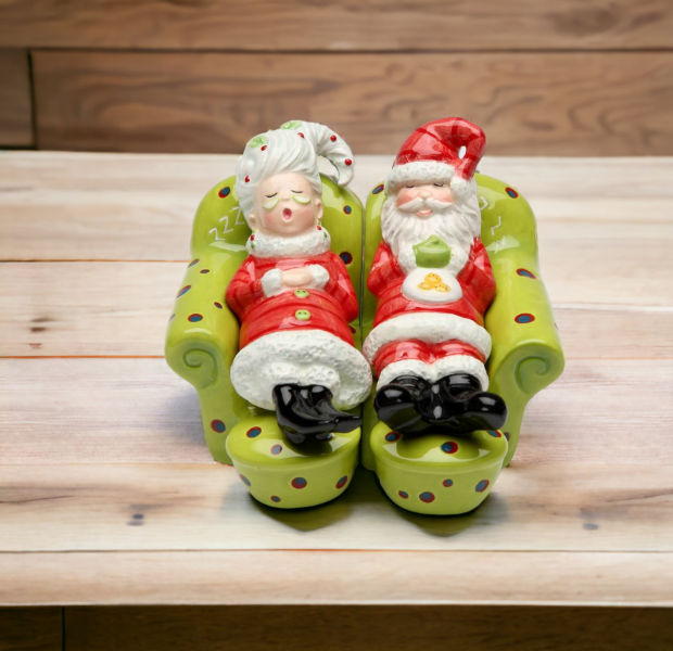 Ceramic Christmas Decor Santa and Mrs. Claus Taking a Nap Salt and Pepper Shakers Home Décor Gift for Her Gift for Mom