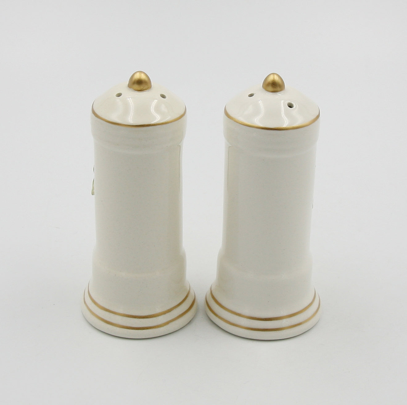 Ceramic Christmas Holly Salt And Pepper Shakers Home Décor Gift for Her Gift for Mom Kitchen Décor Christmas Décor