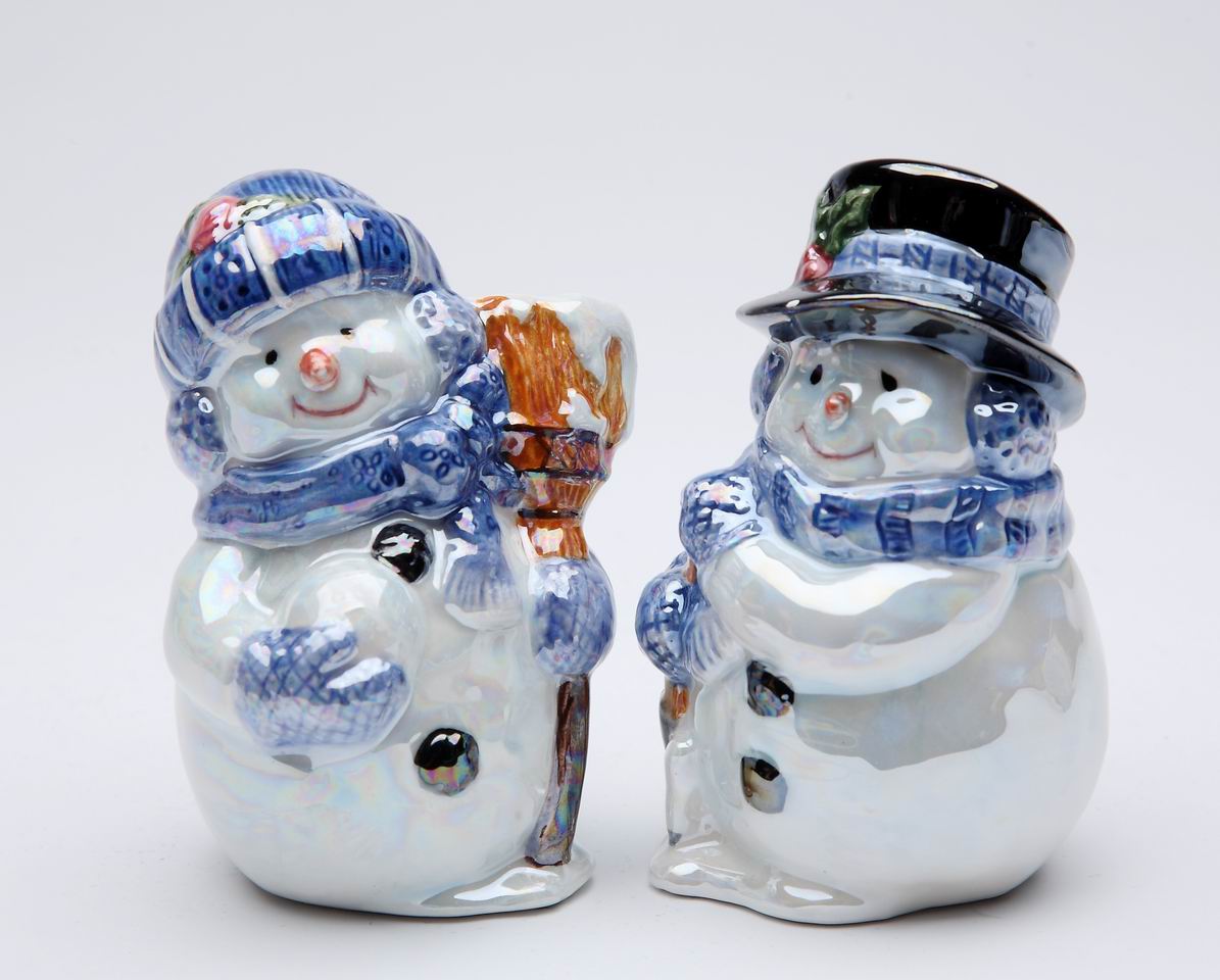 Ceramic Christmas Snowman Salt and Pepper Shakers Home Décor Gift for Her Gift for Mom Kitchen Décor Christmas Décor