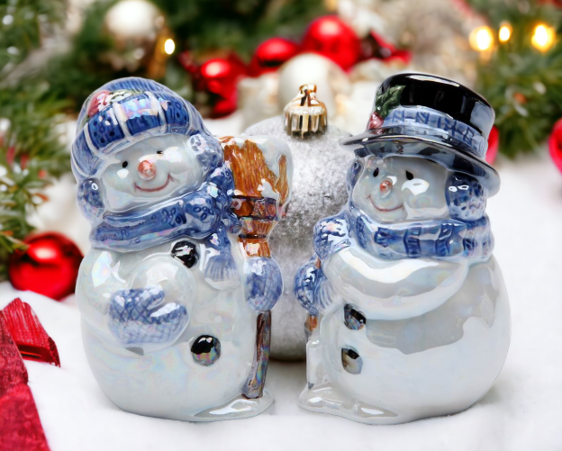Ceramic Christmas Snowman Salt and Pepper Shakers Home Décor Gift for Her Gift for Mom Kitchen Décor Christmas Décor