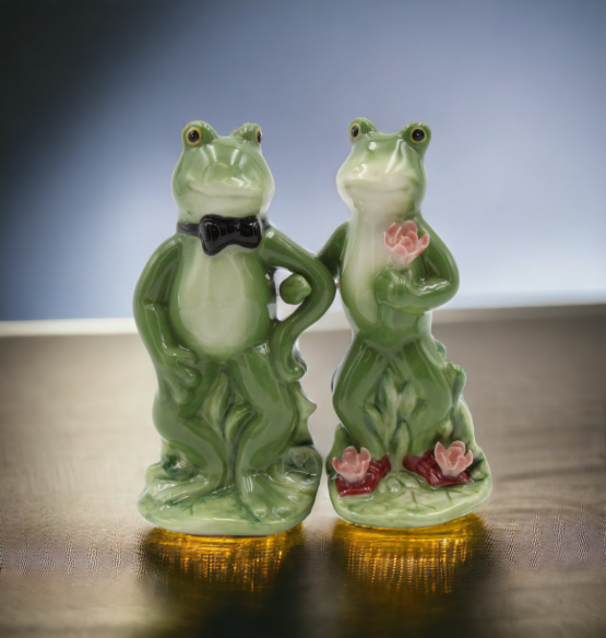 Ceramic Frog Couple Salt & Pepper Shakers Wedding Décor Wedding Gift Anniversary Décor Anniversary Gift Home Decor