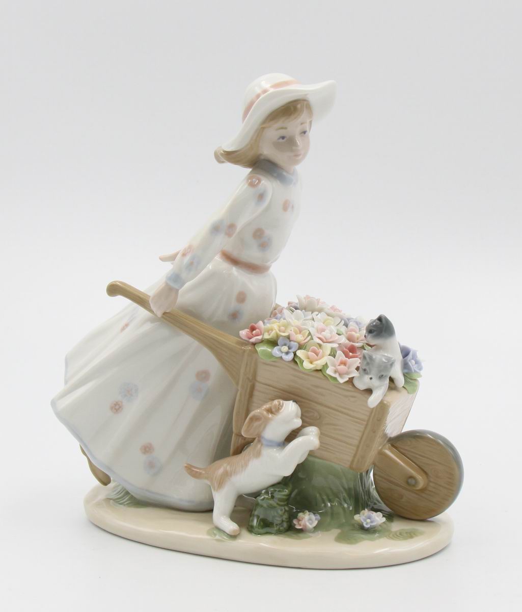 Ceramic Girl With Flower Wagon Figurine Home Décor Gift for Her Mom Farmhouse Kitchen Décor Vintage Decor - Figurine