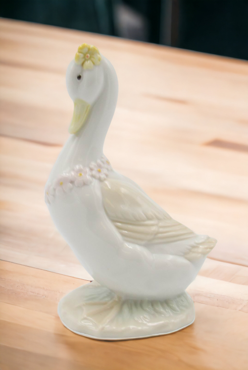 Ceramic Goose with Flowers Figurine Home Décor Gift for Her Gift for Mom Farmhouse Decor Vintage Decor - Figurine
