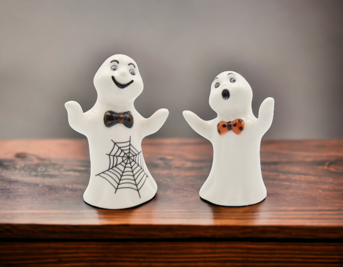 Ceramic Halloween Decor Casper the Ghost Salt And Pepper Shakers Home Décor Gift for Her Gift for Mom Kitchen Décor
