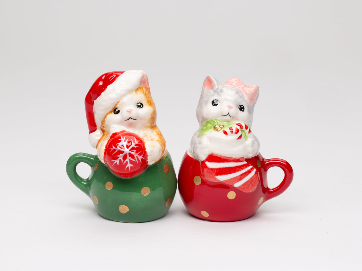 Ceramic Kittens in Teacups Christmas Theme Salt and Pepper Shakers Christmas Decor Cat Lover Gift - Salt & Pepper
