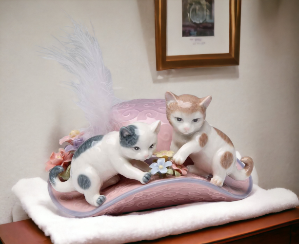 Ceramic Kittens Playing on Hat with Flowers Music Box Home Décor Gift for Her Gift for Mom Kitchen Décor Cat Lovers