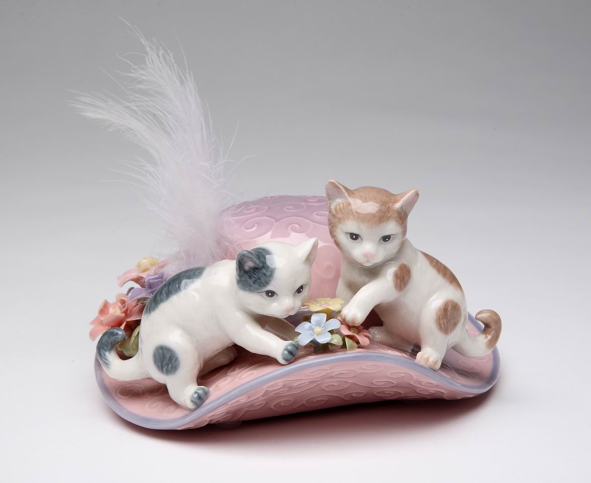 Ceramic Kittens Playing on Hat with Flowers Music Box Home Décor Gift for Her Gift for Mom Kitchen Décor Cat Lovers