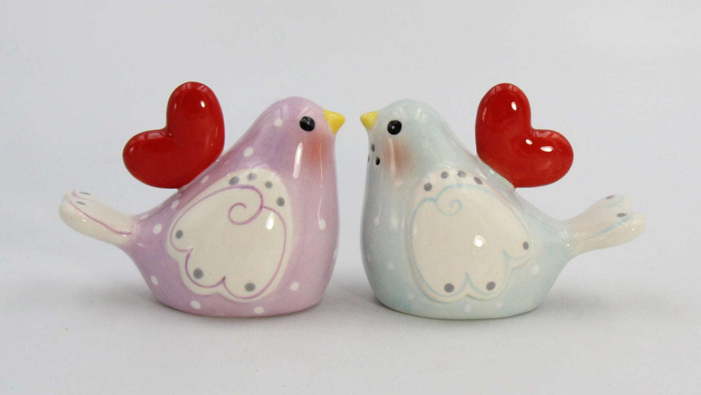 Ceramic Lovebirds with Heart Salt and Pepper Shakers Romantic Kitchenware Valentines Day Tableware Decor Wedding Gift