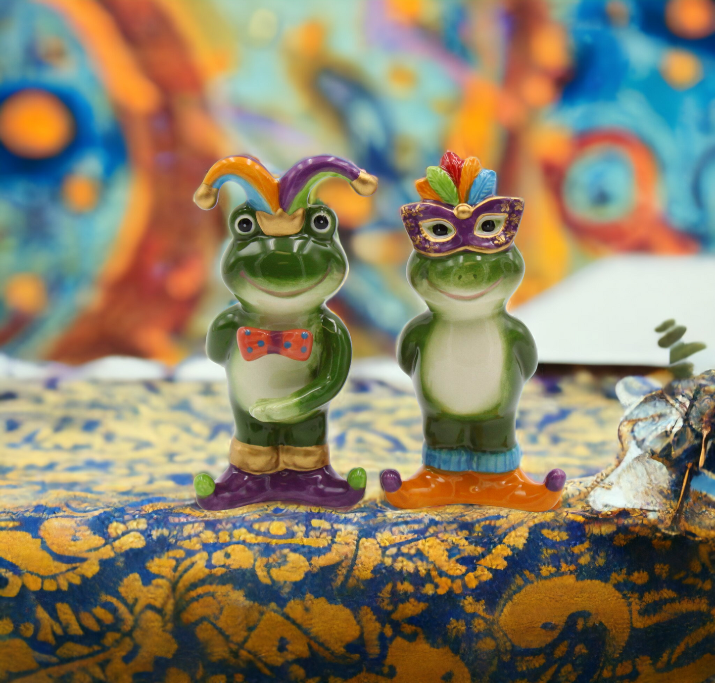 Ceramic Mardi Gras Frogs Salt and Pepper Shakers Home Décor Gift for Her Gift for Mom Kitchen Décor Dining Table Décor