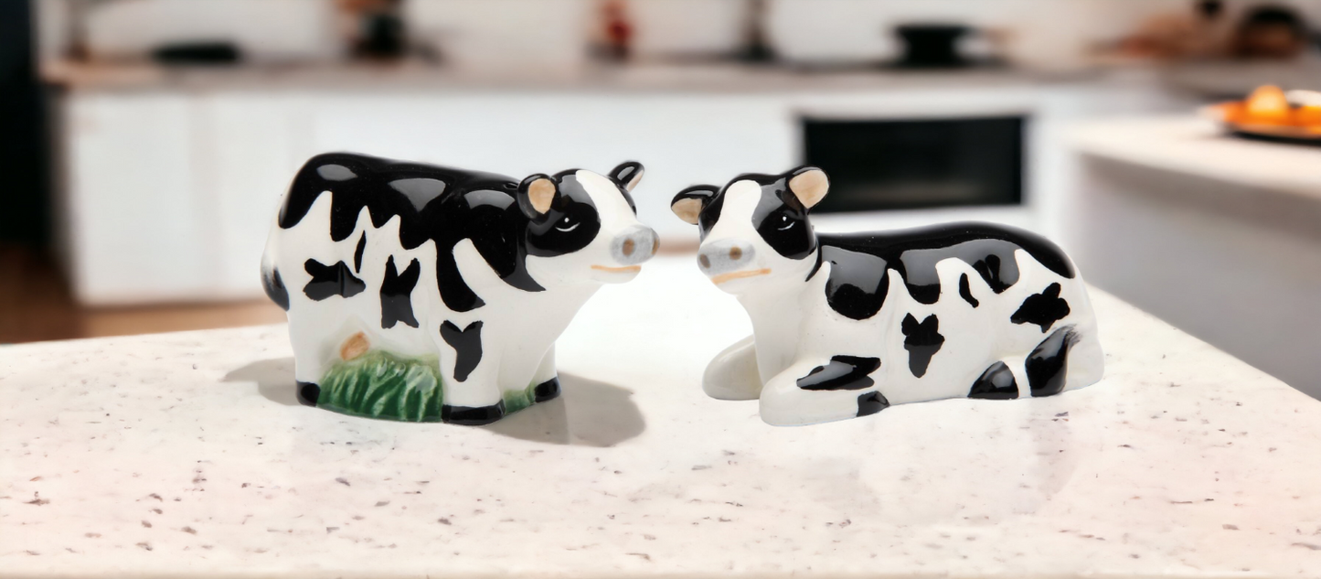 Ceramic Mini Cows Salt & Pepper Shakers Home Décor Gift for Her Gift for Mom Kitchen Décor Farmhouse Décor - Salt &