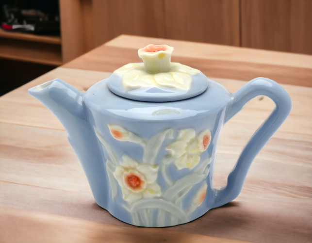 Ceramic Mini Narcissus Flower Teapot Gift for Her Gift for Mom Kitchen Décor Tea Party Décor Café Décor Vintage Decor