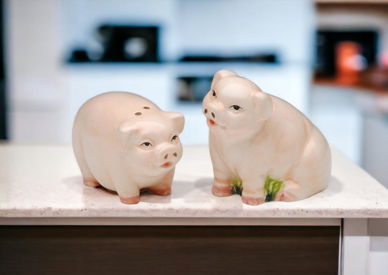 Ceramic Mini Pigs Salt & Pepper Shakers Home Décor Gift for Her Gift for Mom Kitchen Décor Farmhouse Décor - Salt &