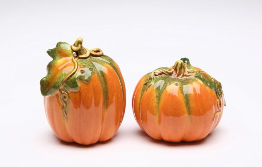 Halloween Decor Pumpkin Salt & Pepper Shakers - kevinsgiftshoppe