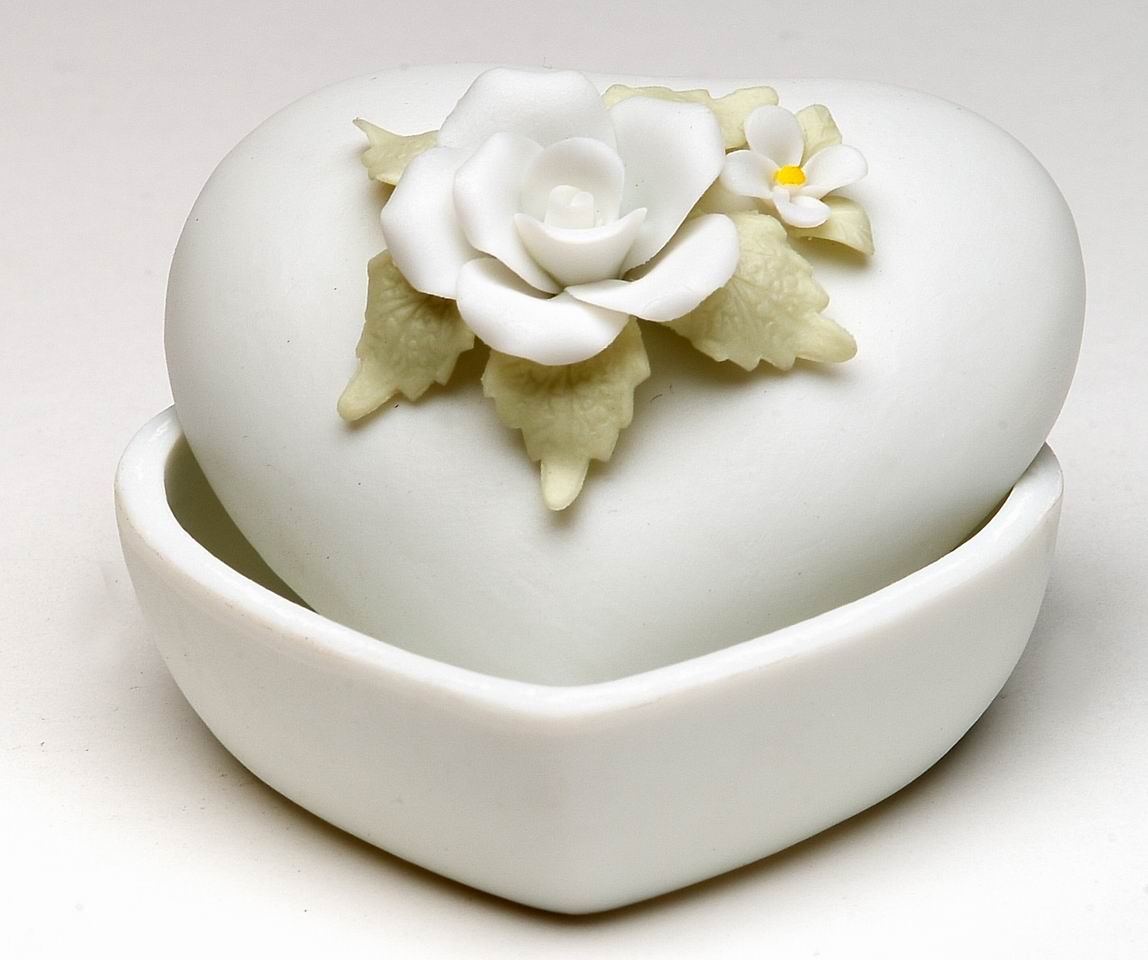 Ceramic Small Heart Shape Jewelry Box with Rose Flower Home Décor Gift for Her Gift for Mom Wedding Gift Vanity Decor