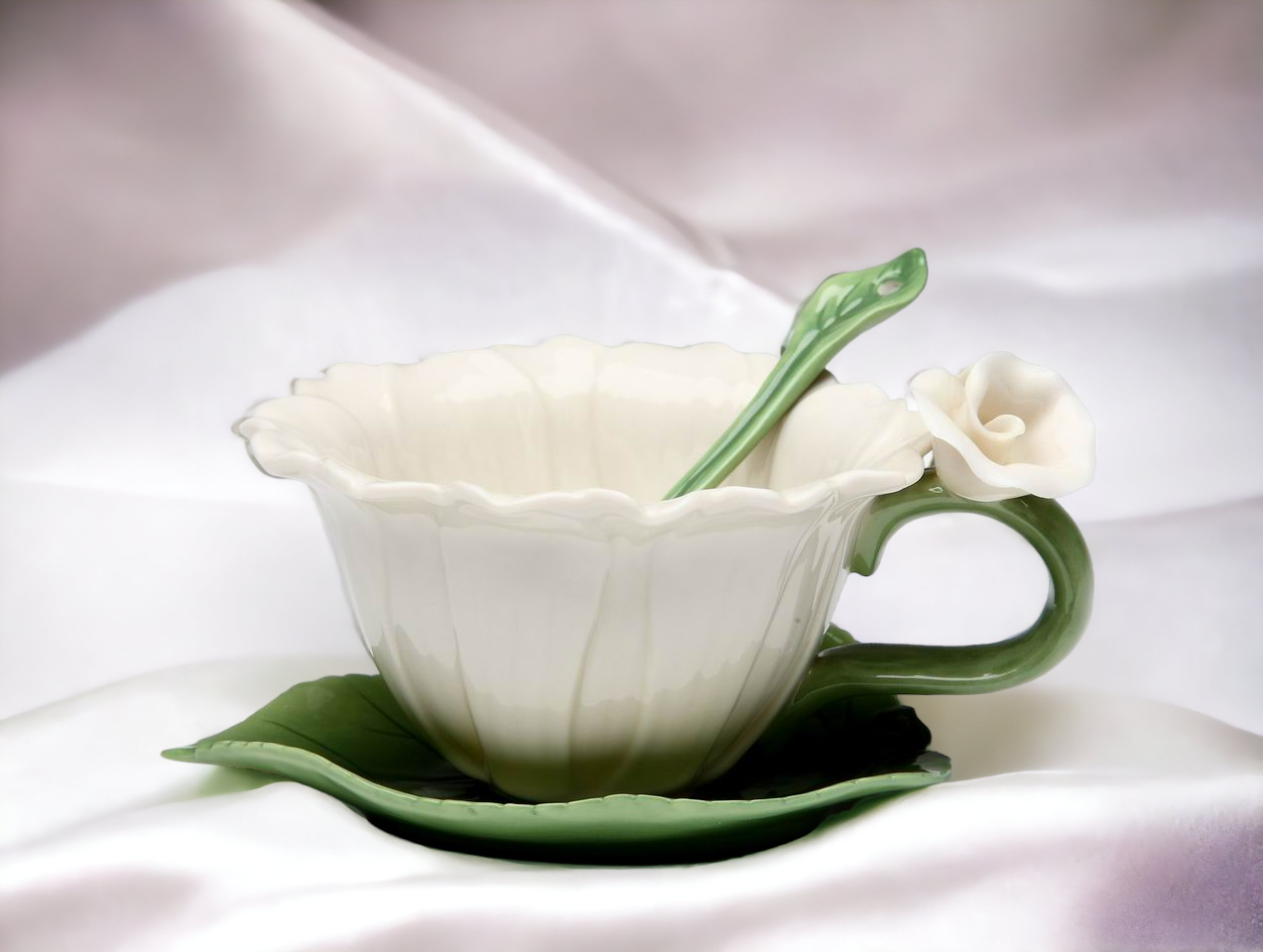 Ceramic White Daisy Flower Cup and Saucer-2 Sets Gift for Her Gift for Mom Gift for Friend or Coworker Tea Party Décor
