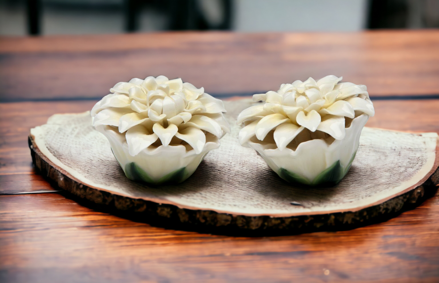 Ceramic White Daisy Flower Salt & Pepper Shakers Home Décor Gift for Her Gift for Mom Kitchen Décor Wedding Decor
