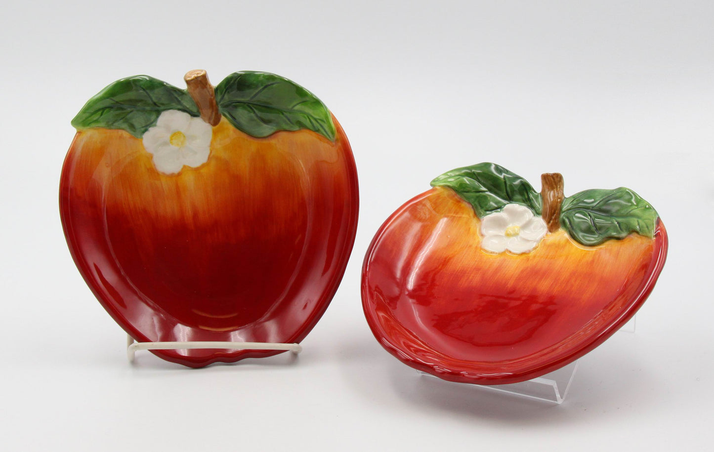 Hand Painted Ceramic Apple Plates - Set of 2 Home Décor Gift for Her Gift for Mom Kitchen Décor Farmhouse Décor - Plates