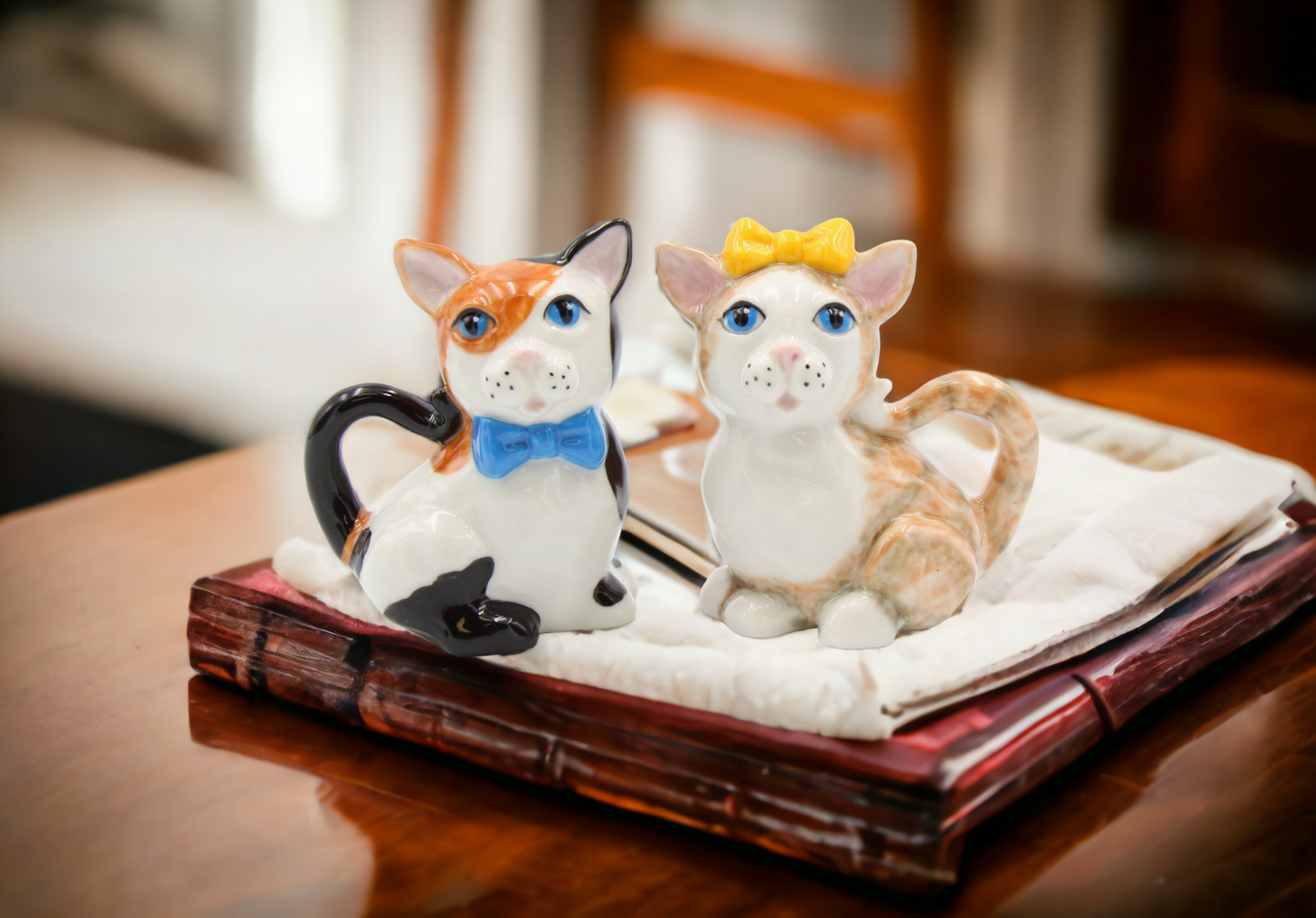 Hand Painted Ceramic Cats Salt And Pepper Shakers Home Décor Gift for Her Gift for Mom Kitchen Décor Cat Lovers Gift