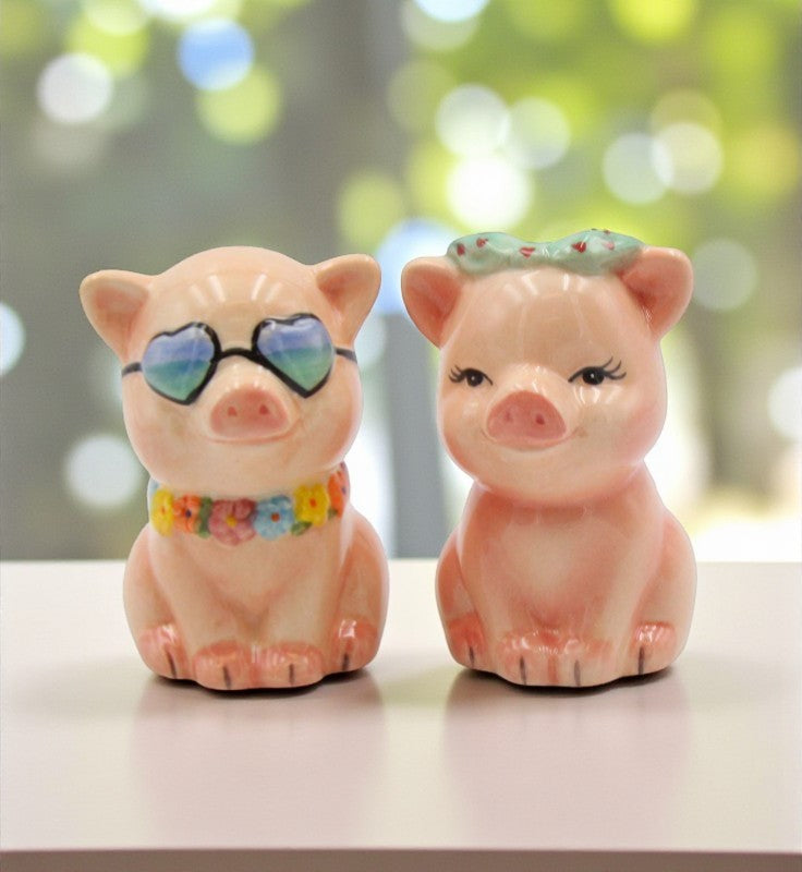Hand Painted Ceramic Happy Pigs Salt And Pepper Shakers Home Décor Gift for Her Gift for Mom Kitchen Décor Farmhouse