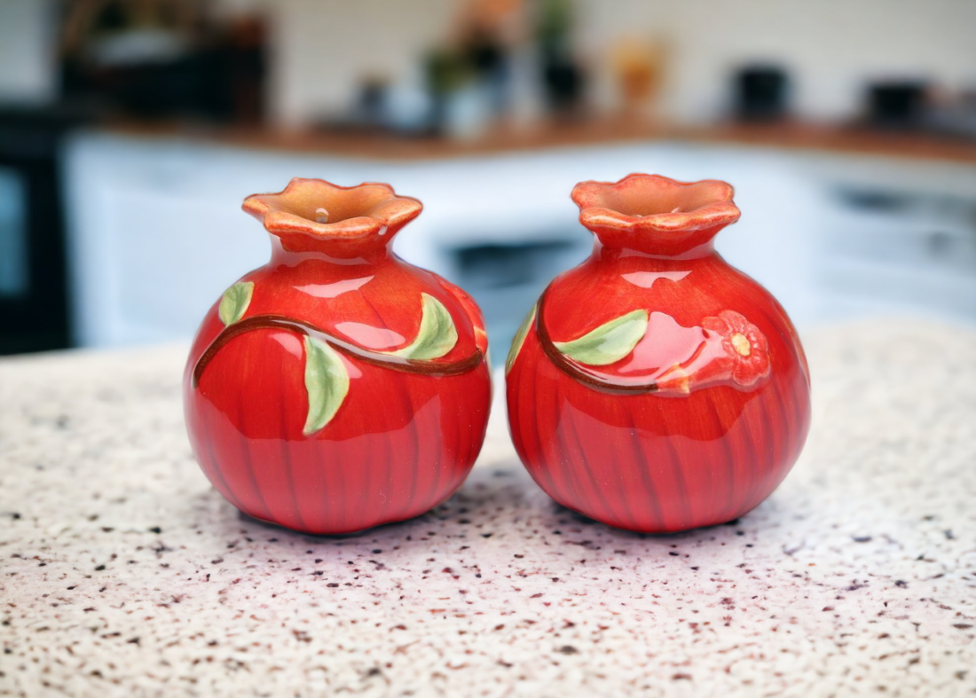 Hand Painted Ceramic Pomegranate Salt & Pepper Shakers Home Décor Gift for Her Gift for Mom Kitchen Décor Farmhouse