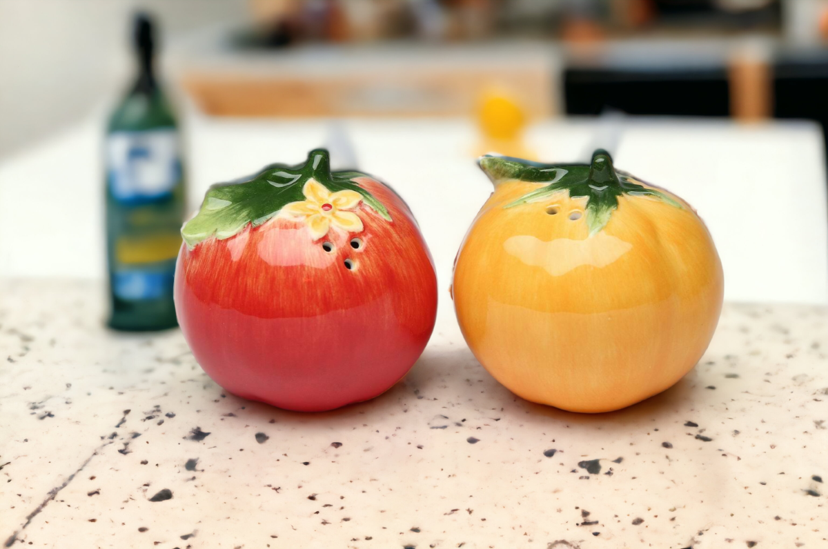 Hand Painted Ceramic Tomato Salt & Pepper Shakers Home Décor Gift for Her Gift for Mom Kitchen Décor Farmhouse Décor
