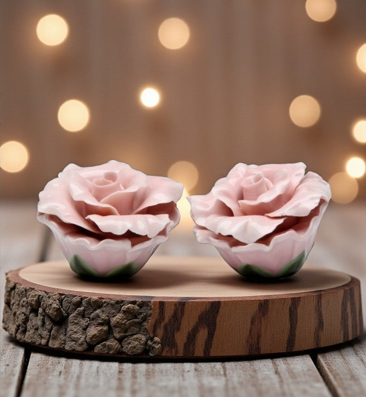 Handcrafted Ceramic Pink Rose Salt and Pepper Shakers Home Décor Gift for Her Gift for Mom Kitchen Décor Wedding Decor