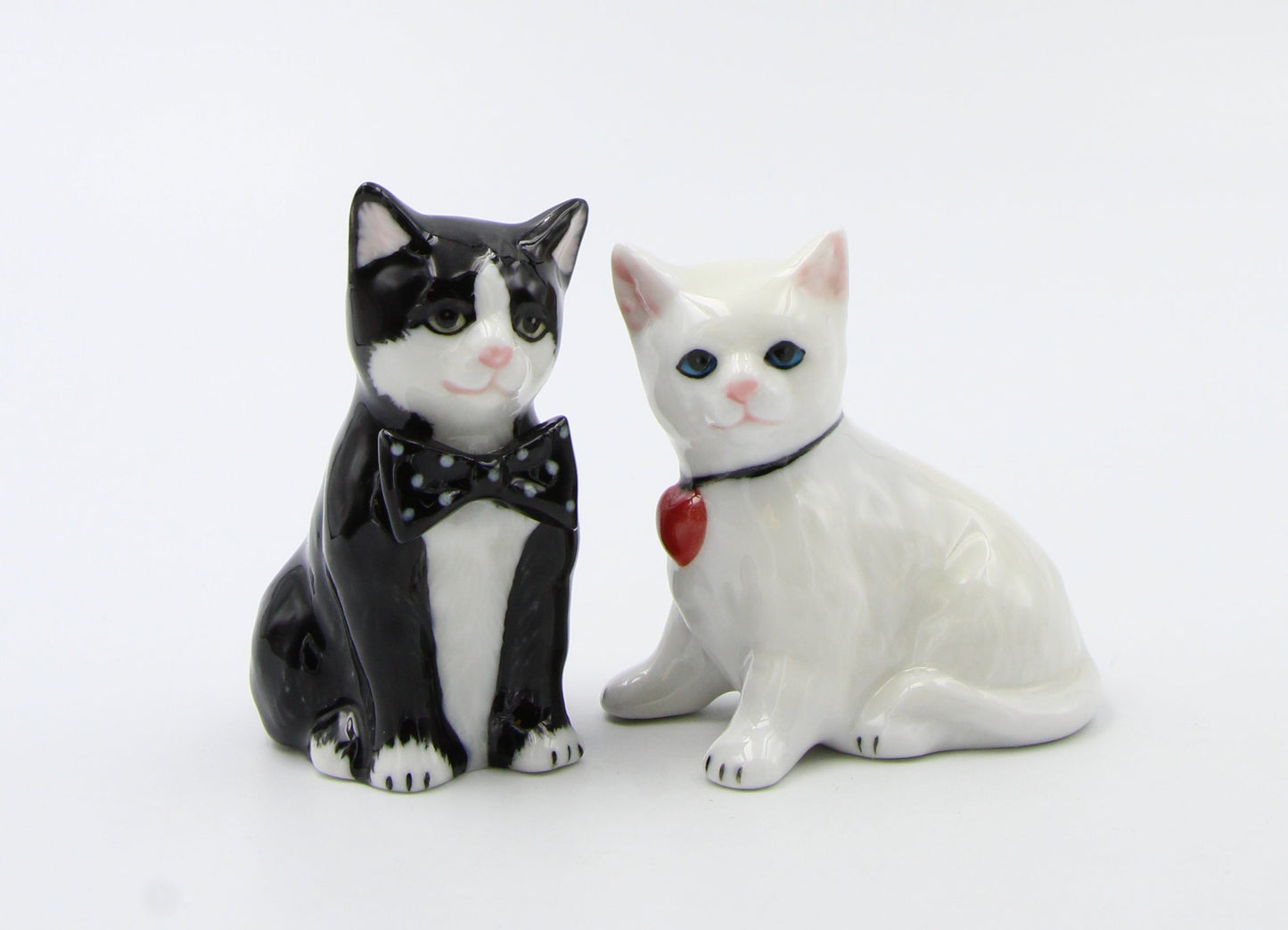 The Purr-fect Couple: Ceramic Valentine’s Day Cats Salt And Pepper Shakers Home Décor Gift for Her or Mom Kitchen Décor