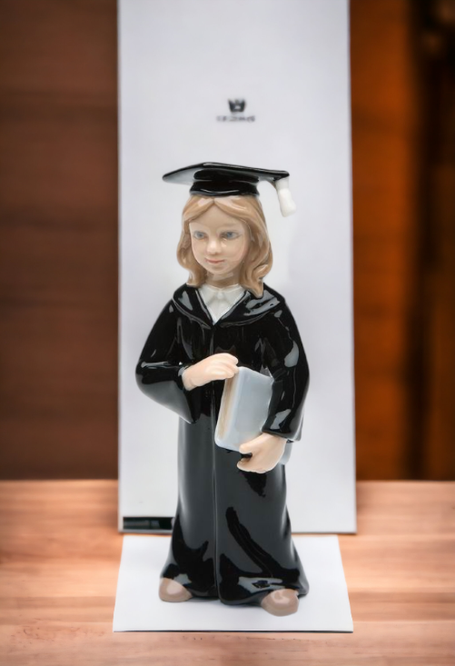 Ceramic Small Size Graduating Girl Figurine, Gift for Her, Gift for Daughter, Proud Parents, Graduation Gift