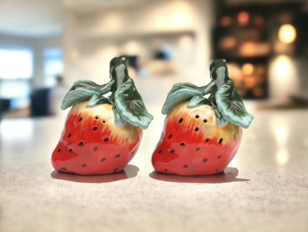 Hand Painted Ceramic Strawberry Salt & Pepper Shakers, Home Décor, Gift for Her, Gift for Mom, Kitchen Décor, Farmhouse Décor