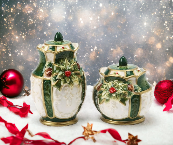 Christmas Decor Ceramic Holly Salt & Pepper Shakers, Home Décor, Gift for Her, Gift for Mom, Kitchen Décor