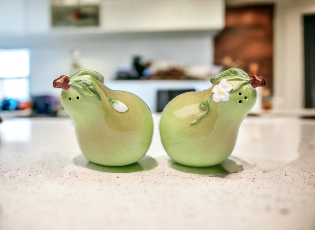 Hand Painted Ceramic Pear Salt & Pepper Shakers, Home Décor, Gift for Her, Gift for Mom, Kitchen Décor, Farmhouse Décor