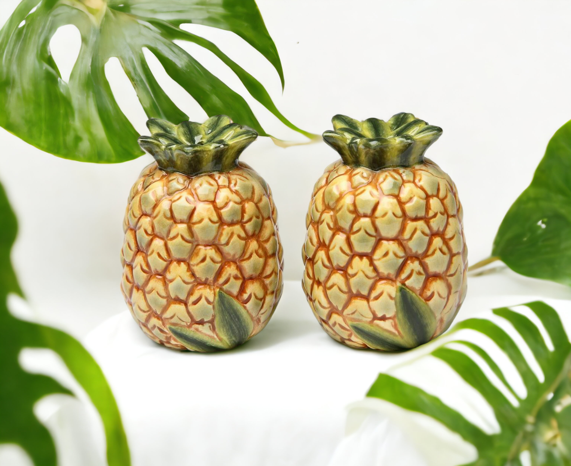 Hand Painted Ceramic Pineapple Salt & Pepper Shakers, Home Décor, Gift for Her, Gift for Mom, Kitchen Décor, Summer Decor