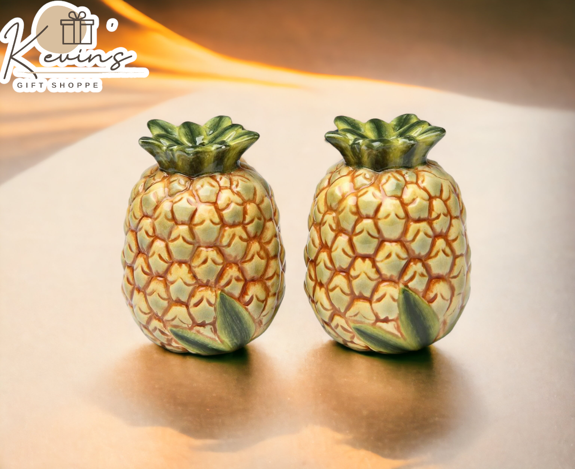 Hand Painted Ceramic Pineapple Salt & Pepper Shakers, Home Décor, Gift for Her, Gift for Mom, Kitchen Décor, Summer Decor