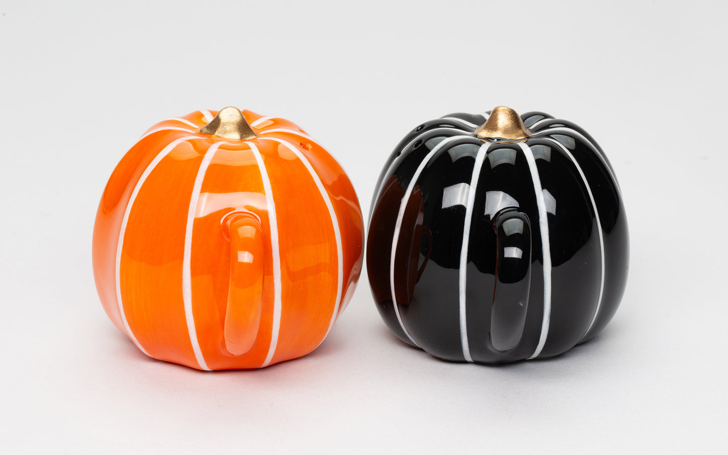 Ceramic Orange and Black Modern Pumpkin Salt And Pepper Shakers, Halloween Decor, Fall Decor, Kitchen Decor, Gift for Her, Gift for Mom