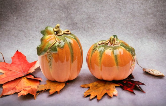 Ceramic Orange Pumpkin Salt & Pepper Shakers, Gift for Her, Gift for Mom, Kitchen Décor, Farmhouse Decor, Fall Décor, Thanksgiving Decor