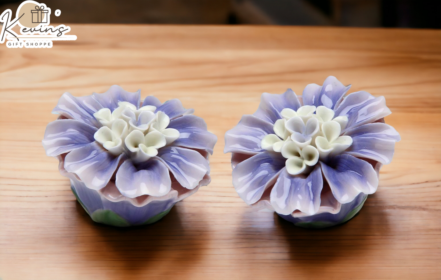 Ceramic Dahlia Flower Salt & Pepper Shakers, Home Décor, Gift for Her, Gift for Mom, Kitchen Décor, Dining Table Décor, Wedding Decor